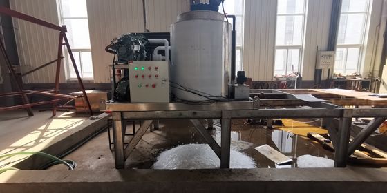 R404a 600 kg Komercyjna maszyna do płatkowania lodu ze skraplaczem chłodzonym powietrzem